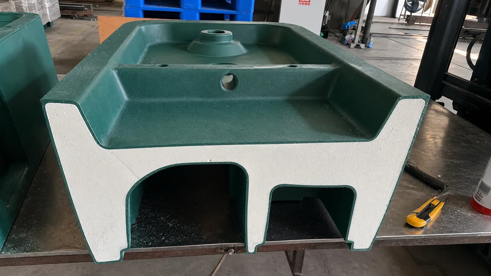 The polyurethane foam layer between the walls